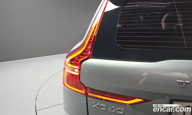 Volvo XC60 2019 2.0 автомат (гидро), миниатюра 9 Volvo XC60 2019 2.0 автомат (гидро), миниатюра 9