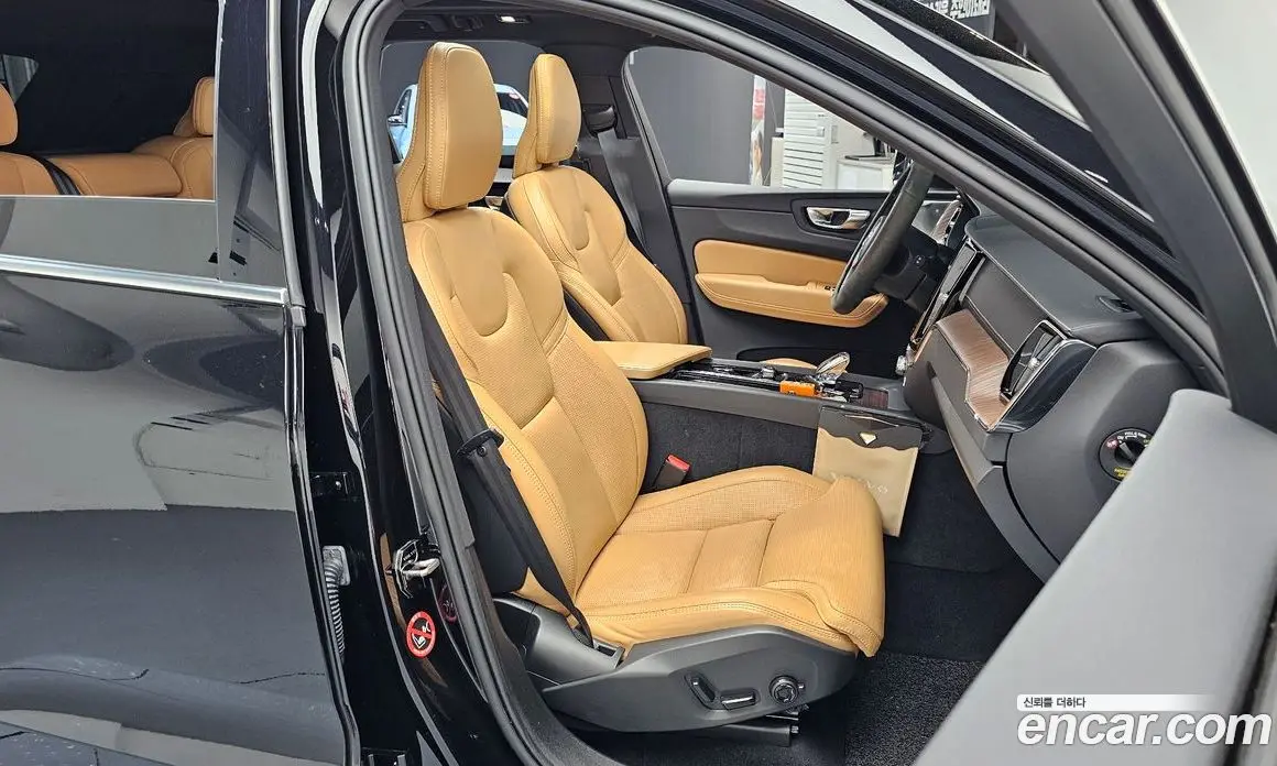 Volvo XC60 2021 2.0 автомат (гидро), фото 16 Volvo XC60 2021 2.0 автомат (гидро), фото 16