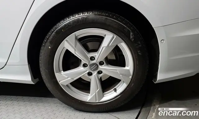 Audi A6 2021 2.0 автомат (гидро), миниатюра 7
