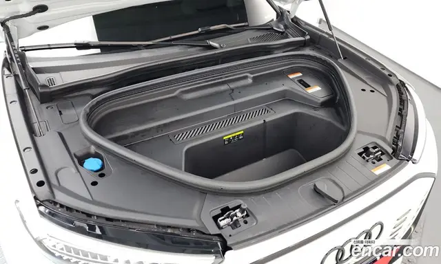 Audi SQ6 e-tron 2025 0.2 автомат (гидро), миниатюра 6