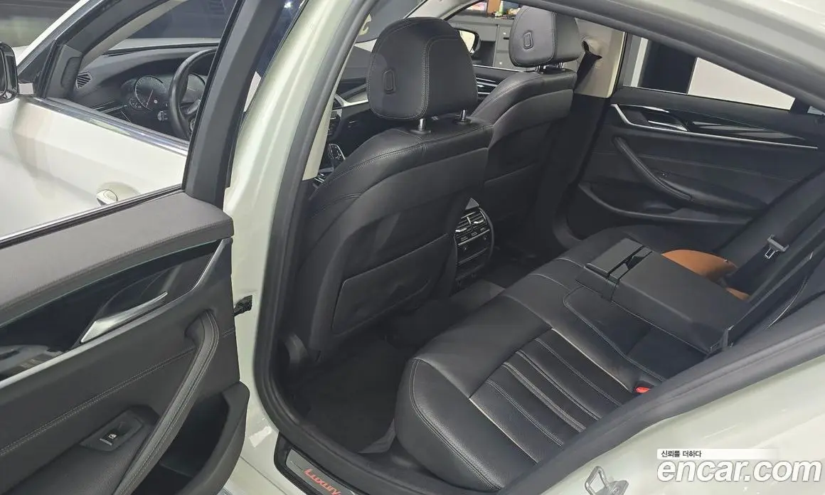 BMW 5 серия 2018 2.0 автомат (гидро), фото 12