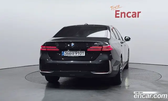 BMW 5 серия 2025 2.0 автомат (гидро), миниатюра 3