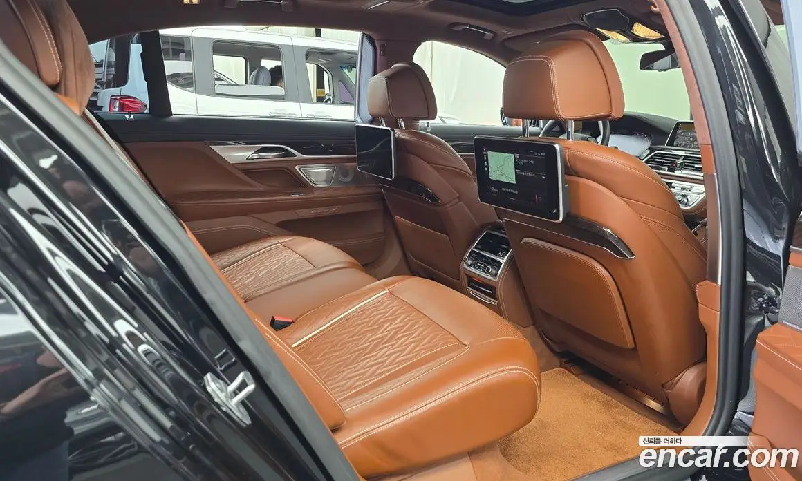 BMW 7 серия 2020 6.6 автомат (гидро), фото 17