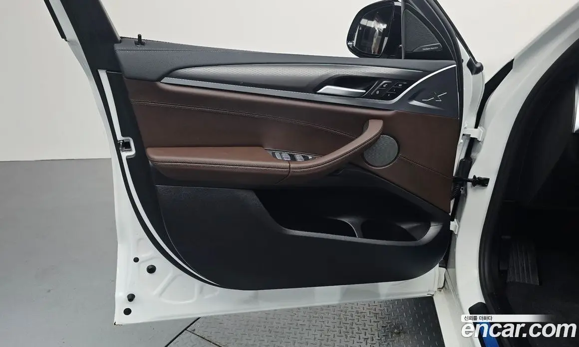 BMW X4 2025 2.0 автомат (гидро), фото 14