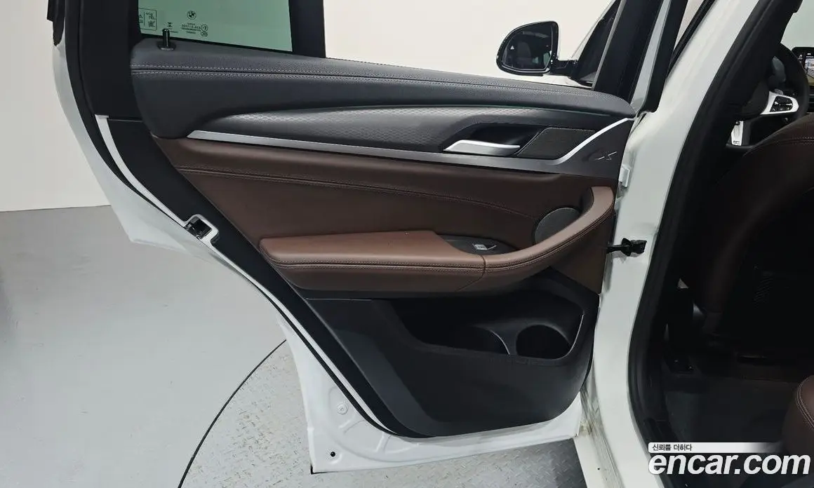 BMW X4 2025 2.0 автомат (гидро), фото 15