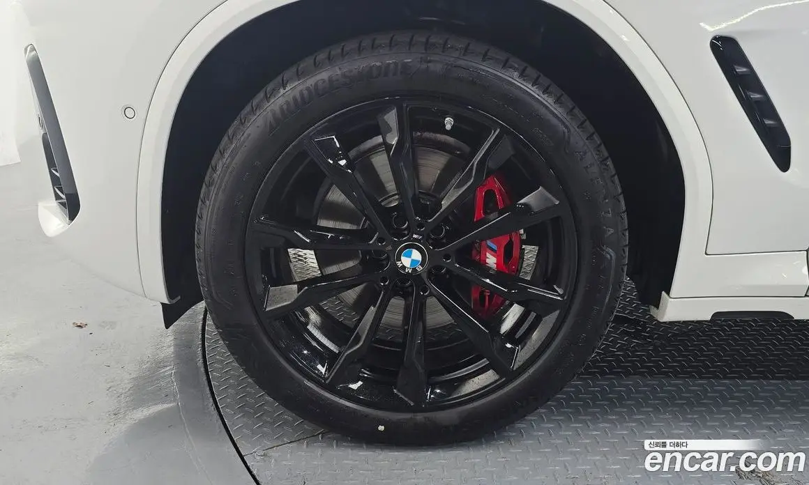BMW X4 2025 2.0 автомат (гидро), фото 5
