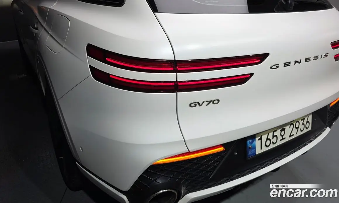Genesis GV70 2021 2.5 автомат (гидро), фото 9 Genesis GV70 2021 2.5 автомат (гидро), фото 9