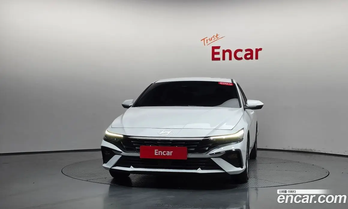 Hyundai Avante 2023 1.6 автомат (гидро), фото 2