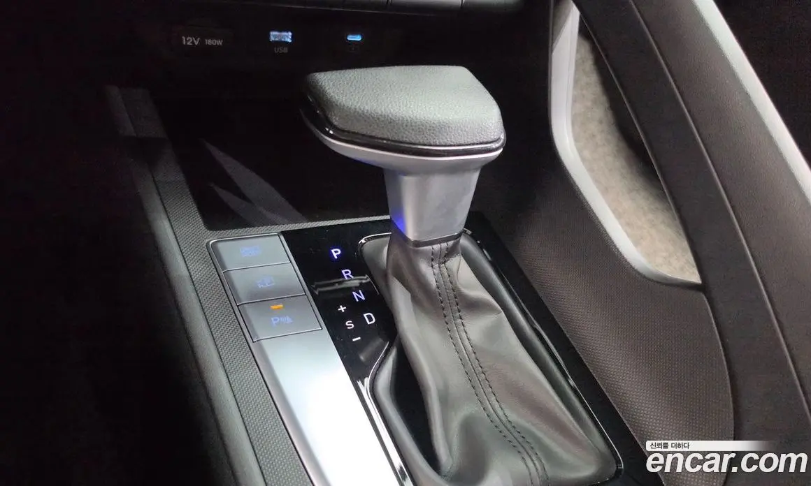 Hyundai Avante 2023 1.6 автомат (гидро), фото 11