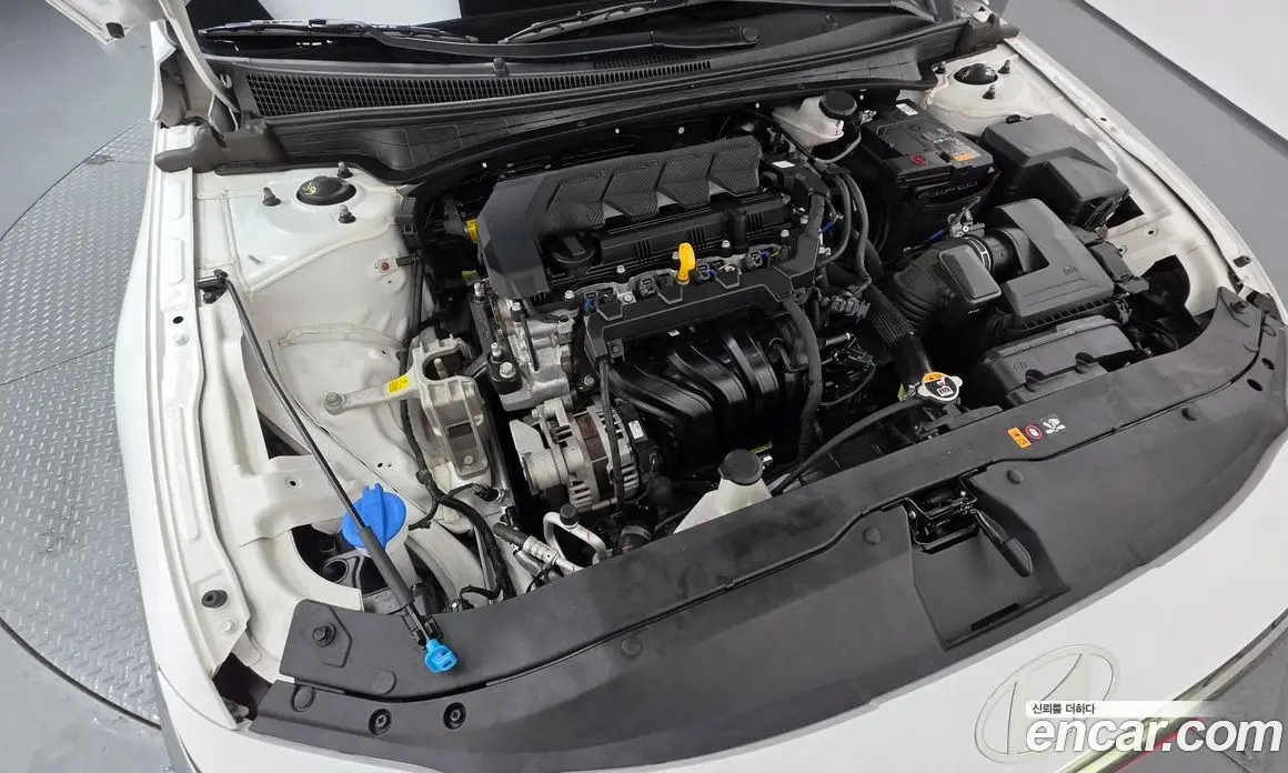 Hyundai Avante 2023 1.6 автомат (гидро), фото 5