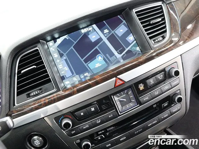 Hyundai Genesis 2015 3.3 автомат (гидро), миниатюра 7 Hyundai Genesis 2015 3.3 автомат (гидро), миниатюра 7
