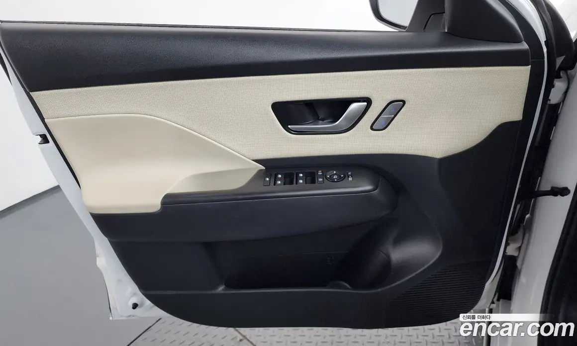 Hyundai Kona 2023 0.2 автомат (гидро), фото 14
