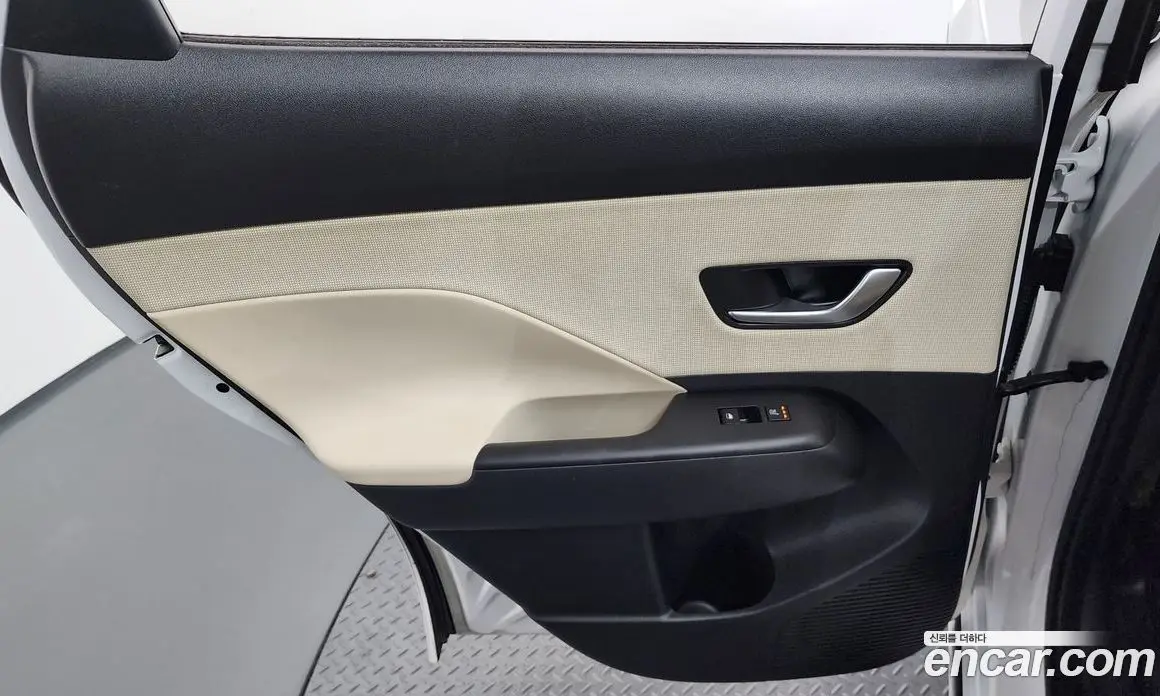 Hyundai Kona 2023 0.2 автомат (гидро), фото 15