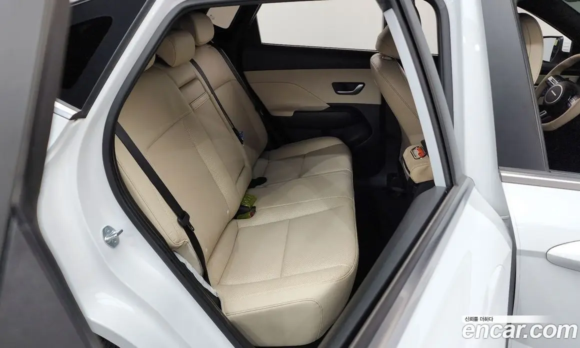 Hyundai Kona 2023 0.2 автомат (гидро), фото 17