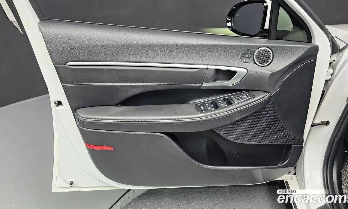 Hyundai Sonata 2023 1.6 автомат (гидро), фото 14