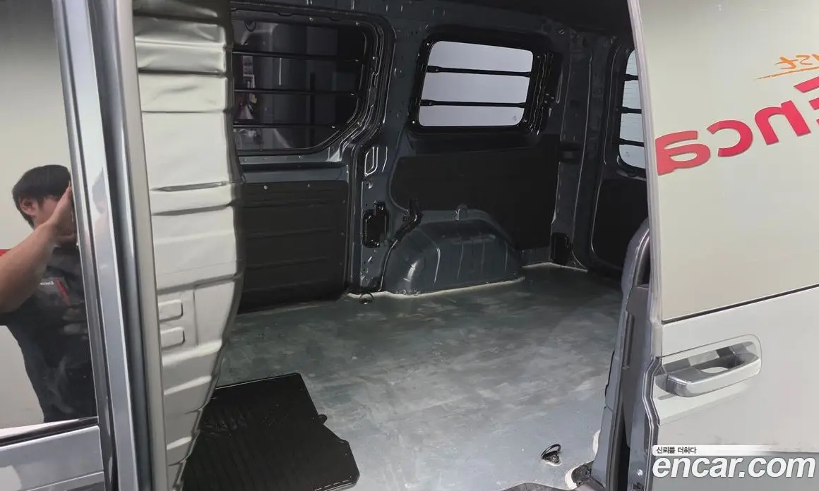 Hyundai Staria 2022 2.2 автомат (гидро), фото 18