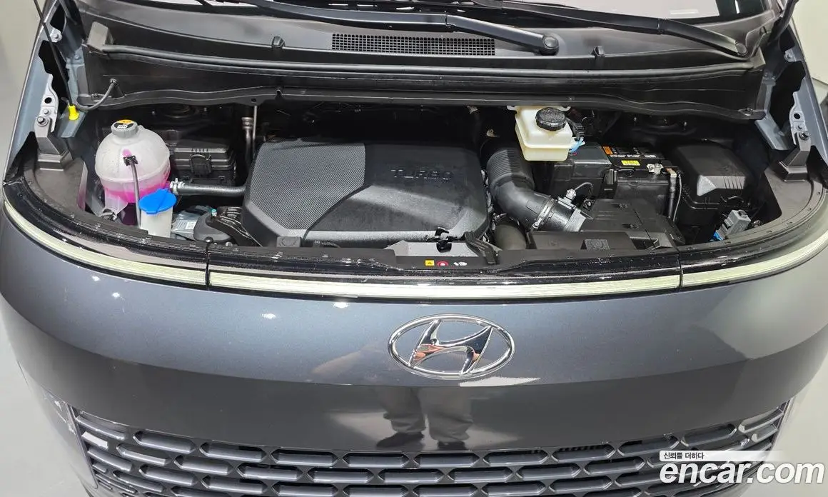 Hyundai Staria 2022 2.2 автомат (гидро), фото 6