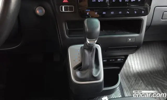 Hyundai Staria 2022 3.5 автомат (гидро), миниатюра 12
