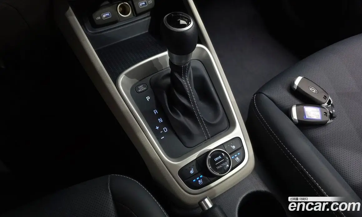 Hyundai Venue 2021 1.6 автомат (гидро), фото 12