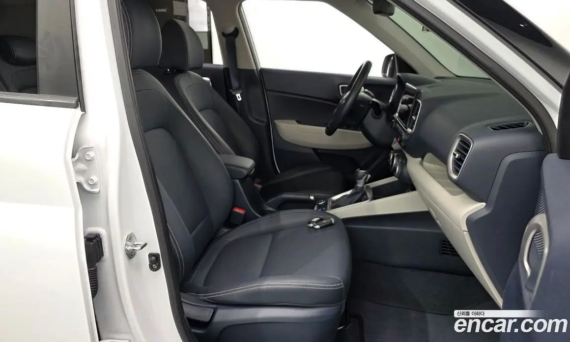 Hyundai Venue 2021 1.6 автомат (гидро), фото 16