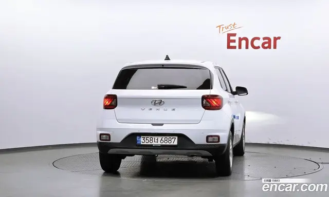 Hyundai Venue 2021 1.6 автомат (гидро), миниатюра 4