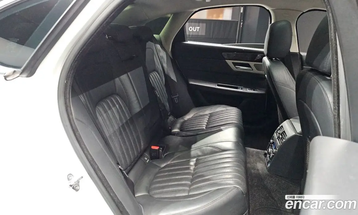 Jaguar XF 2016 2.0 автомат (гидро), фото 16