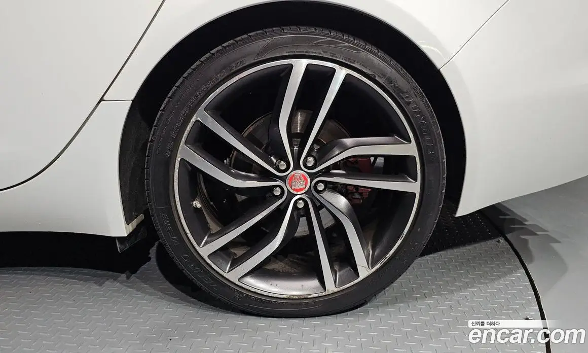 Jaguar XF 2016 2.0 автомат (гидро), фото 6