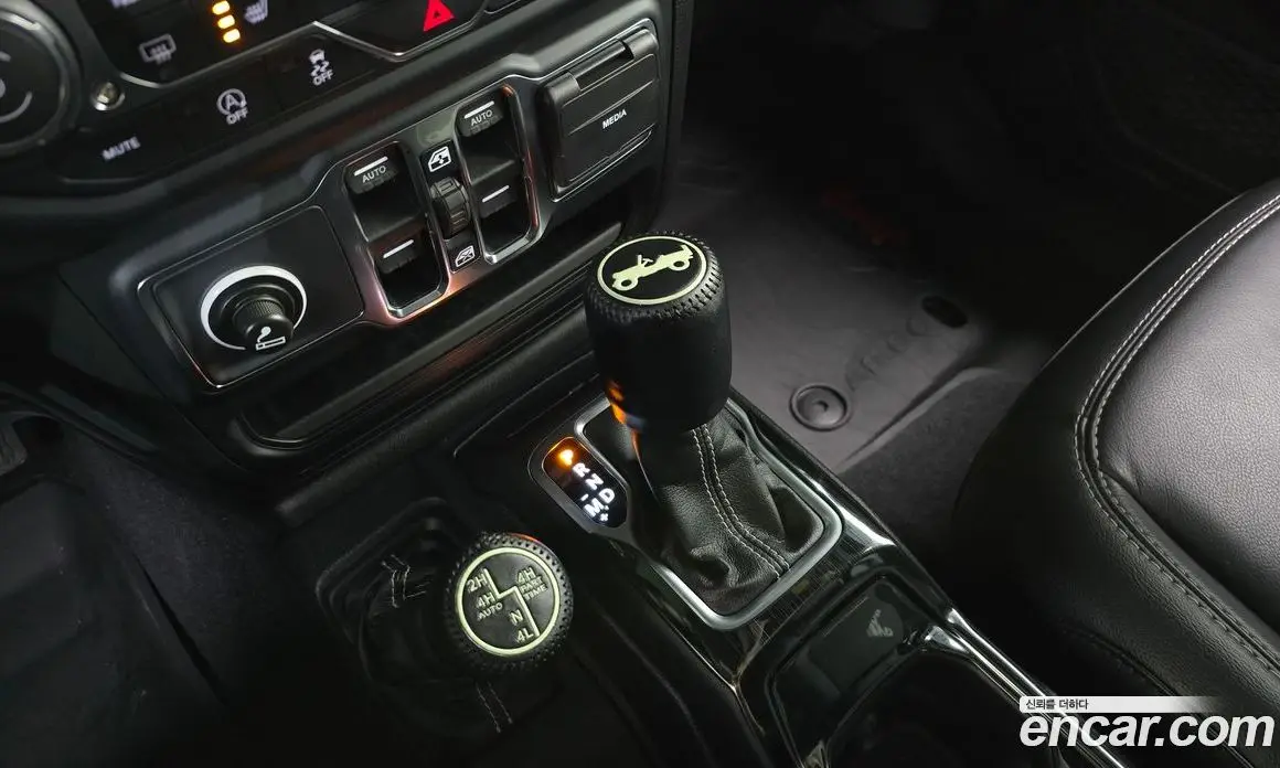 Jeep Wrangler 2019 2.0 автомат (гидро), фото 12