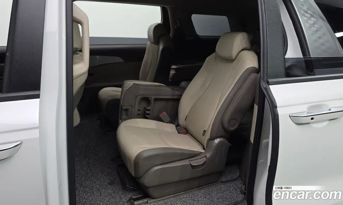 Kia Carnival 2022 3.5 автомат (гидро), фото 16 Kia Carnival 2022 3.5 автомат (гидро), фото 16