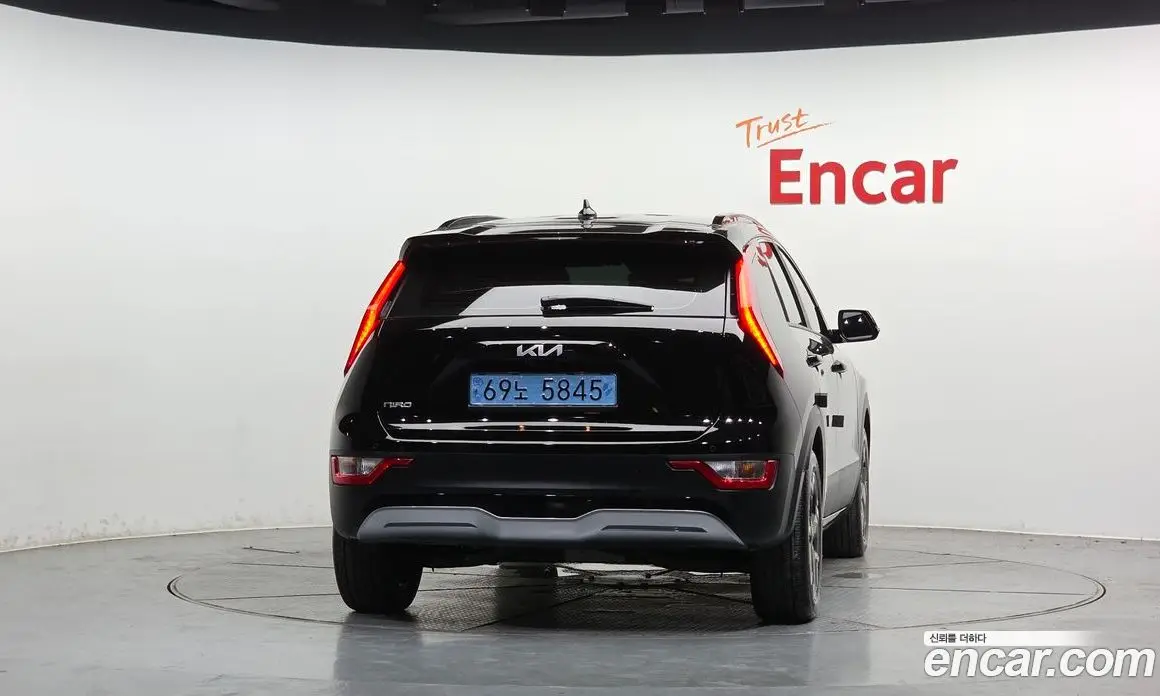 Kia Niro 2023 0.2 автомат (гидро), фото 3 Kia Niro 2023 0.2 автомат (гидро), фото 3