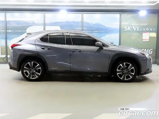Lexus UX 2019 2.0 автомат (гидро), миниатюра 3