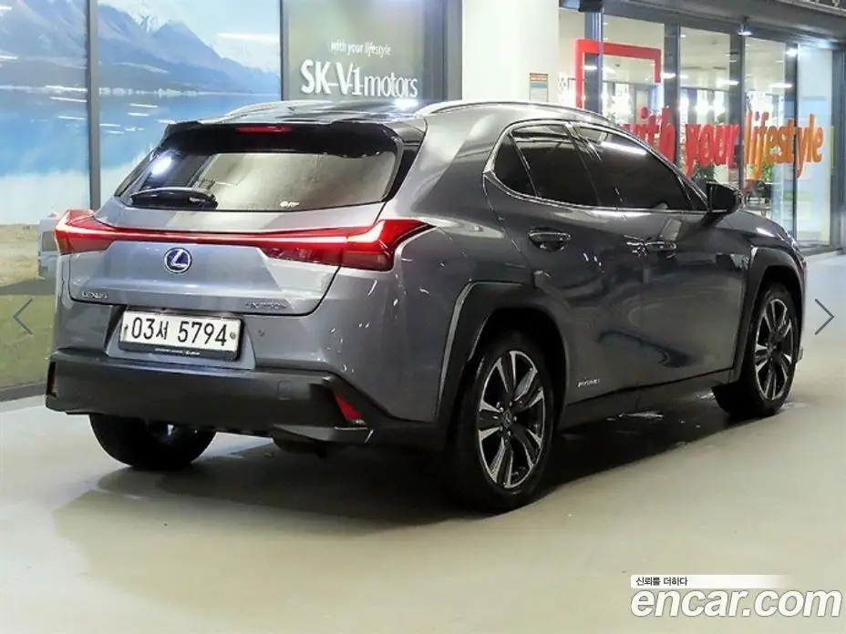 Lexus UX 2019 2.0 автомат (гидро), фото 4