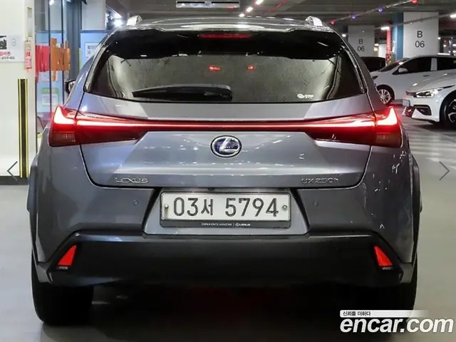 Lexus UX 2019 2.0 автомат (гидро), миниатюра 5
