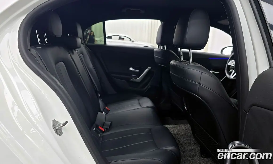 Mercedes-Benz A-Class 2021 2.0 автомат (гидро), фото 17