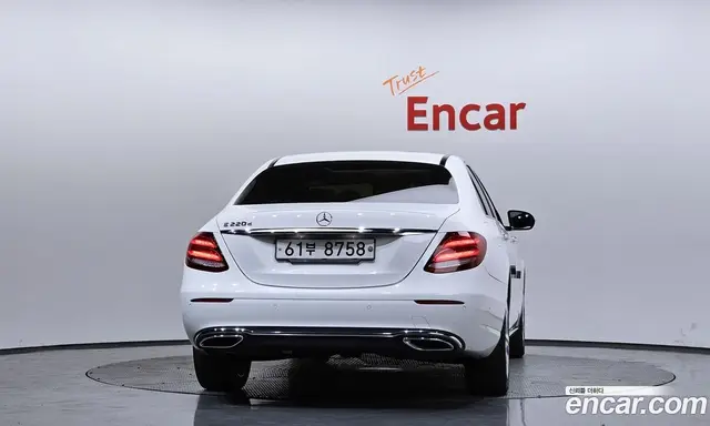 Mercedes-Benz E-Class 2017 1.9 автомат (гидро), миниатюра 4 Mercedes-Benz E-Class 2017 1.9 автомат (гидро), миниатюра 4