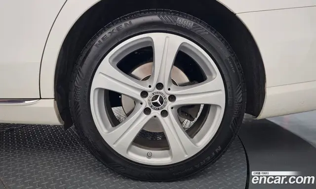 Mercedes-Benz E-Class 2017 1.9 автомат (гидро), миниатюра 7 Mercedes-Benz E-Class 2017 1.9 автомат (гидро), миниатюра 7