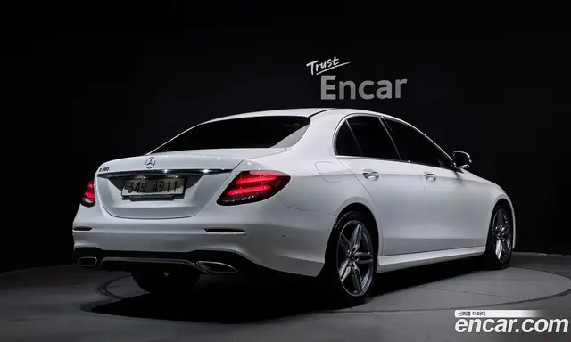 Mercedes-Benz E-Class 2018 2.0 автомат (гидро), миниатюра 2