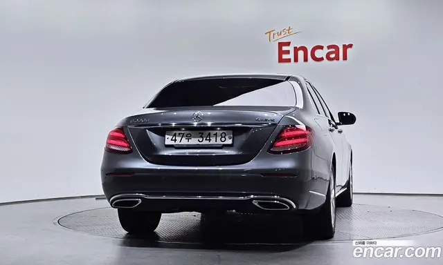 Mercedes-Benz E-Class 2019 1.9 автомат (гидро), миниатюра 4 Mercedes-Benz E-Class 2019 1.9 автомат (гидро), миниатюра 4