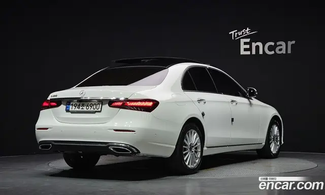Mercedes-Benz E-Class 2021 2.0 автомат (гидро), миниатюра 2