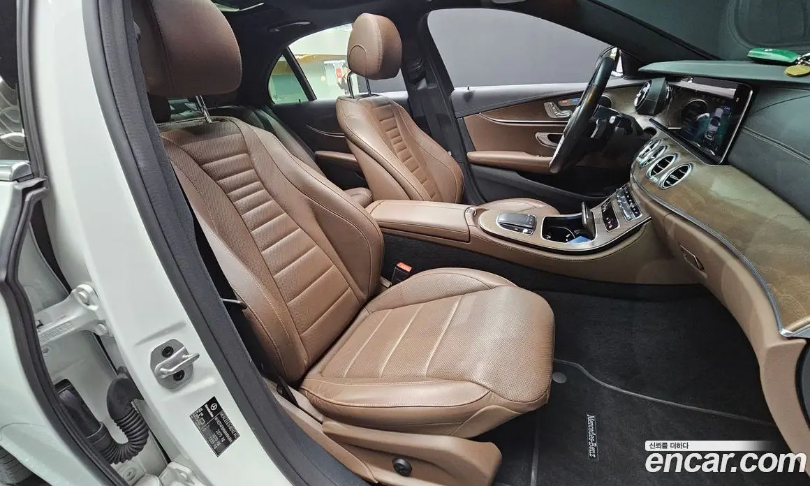 Mercedes-Benz E-Class 2021 2.0 автомат (гидро), фото 16