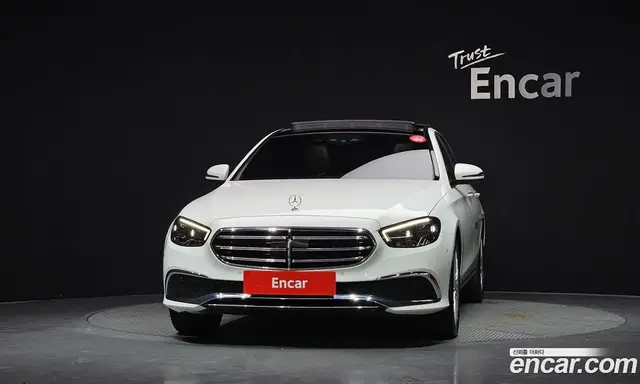 Mercedes-Benz E-Class 2021 2.0 автомат (гидро), миниатюра 3
