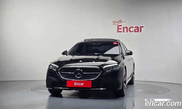 Mercedes-Benz E-Class 2025 2.0 автомат (гидро), миниатюра 3