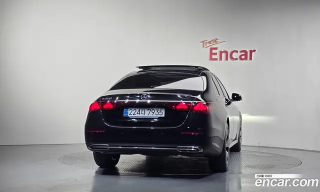 Mercedes-Benz E-Class 2025 2.0 автомат (гидро), миниатюра 4