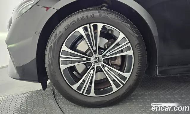 Mercedes-Benz E-Class 2025 2.0 автомат (гидро), миниатюра 5