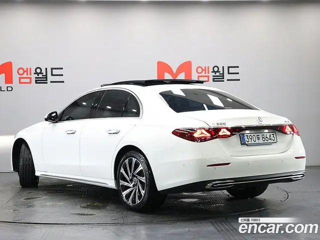 Mercedes-Benz E-Class 2025 2.0 автомат (гидро), миниатюра 4
