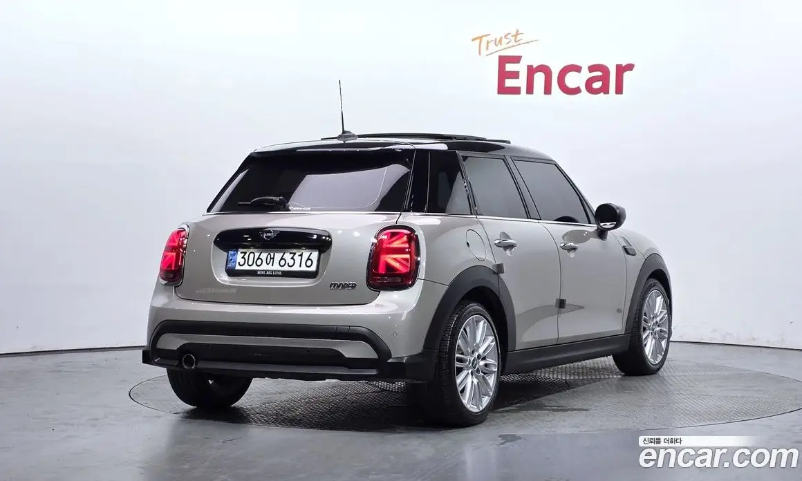 Mini Cooper 2021 1.5 автомат (гидро), фото 2