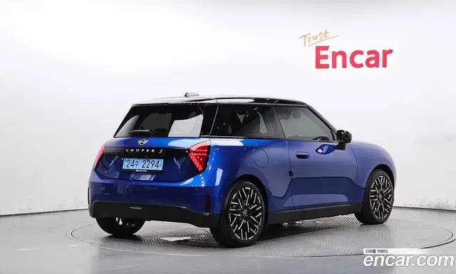 Mini Cooper 2024 0.1 автомат (гидро), миниатюра 2