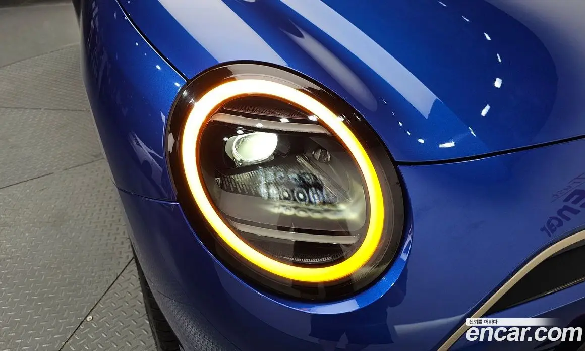 Mini Cooper 2024 0.1 автомат (гидро), фото 8