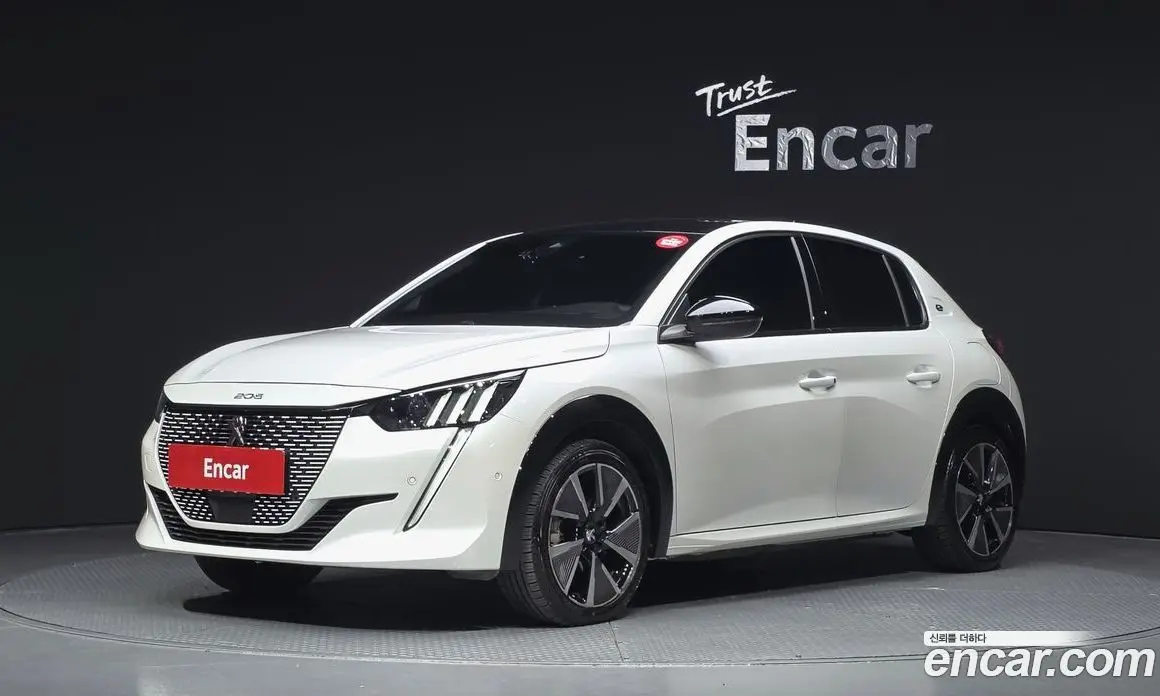 Peugeot 208 2021 0.1 автомат (гидро), фото 1 Peugeot 208 2021 0.1 автомат (гидро), фото 1
