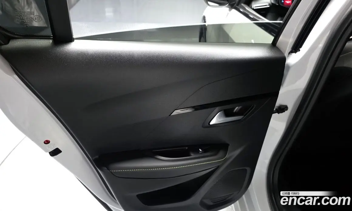 Peugeot 208 2021 0.1 автомат (гидро), фото 15 Peugeot 208 2021 0.1 автомат (гидро), фото 15